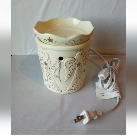 Scentsy Full Sized 'Heavenly' Warmer, Retired - Picture 2 of 10